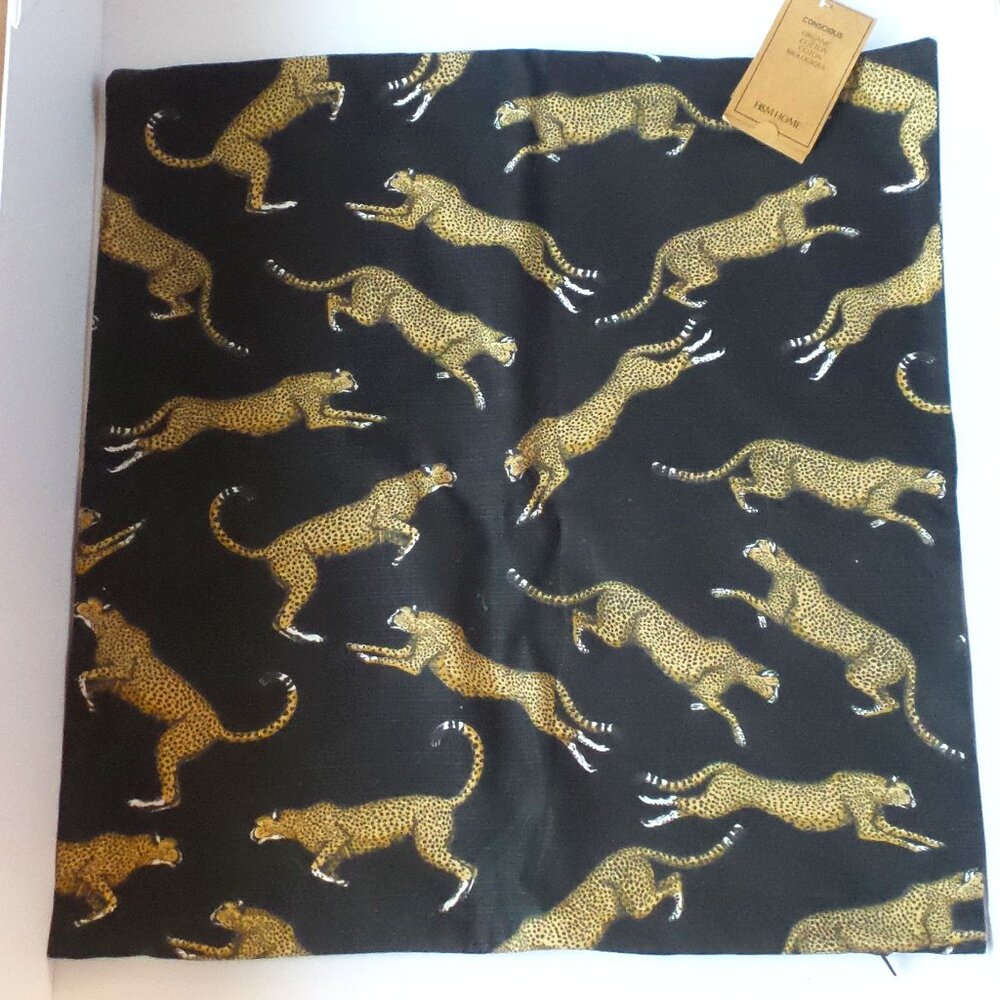 Cheetah pillow cover